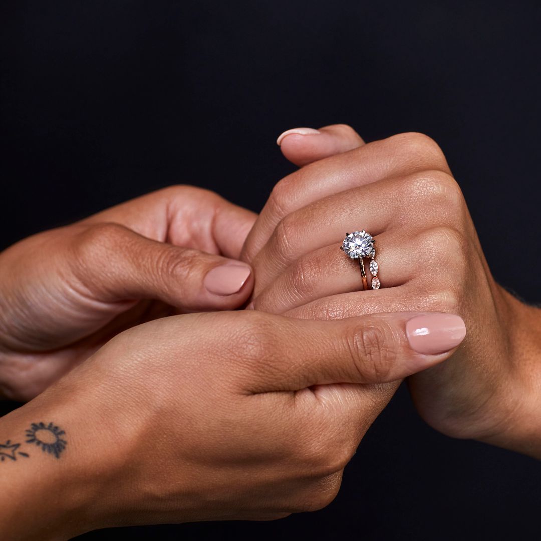 Jennie Solitaire Round